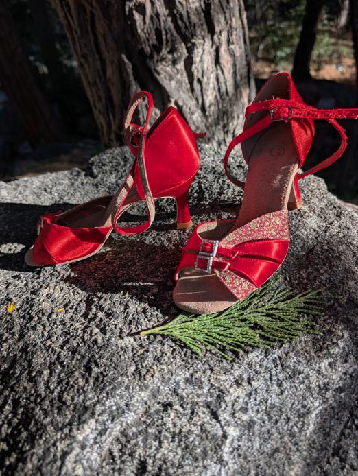 BURJU SHOES dance heels red, Vintage 6.5