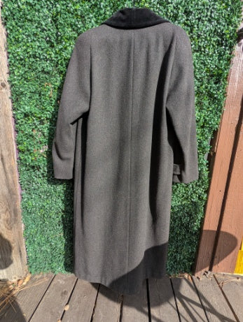 Extra Soft Wool Coat, w/ velvet collar